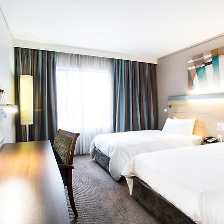 Holiday Inn Express Sandton-Woodmead By Ihg Exterior photo