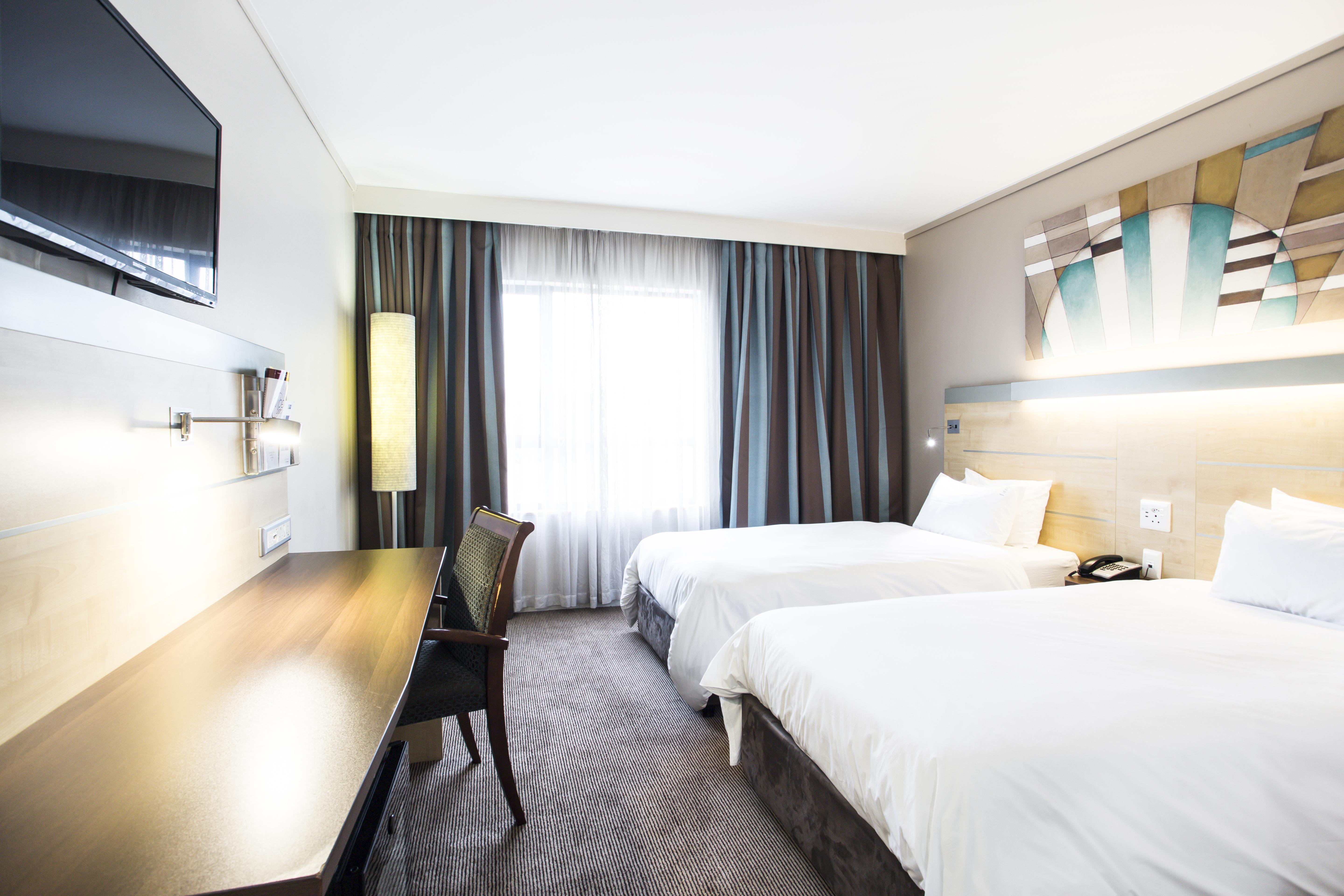 Holiday Inn Express Sandton-Woodmead By Ihg Exterior photo