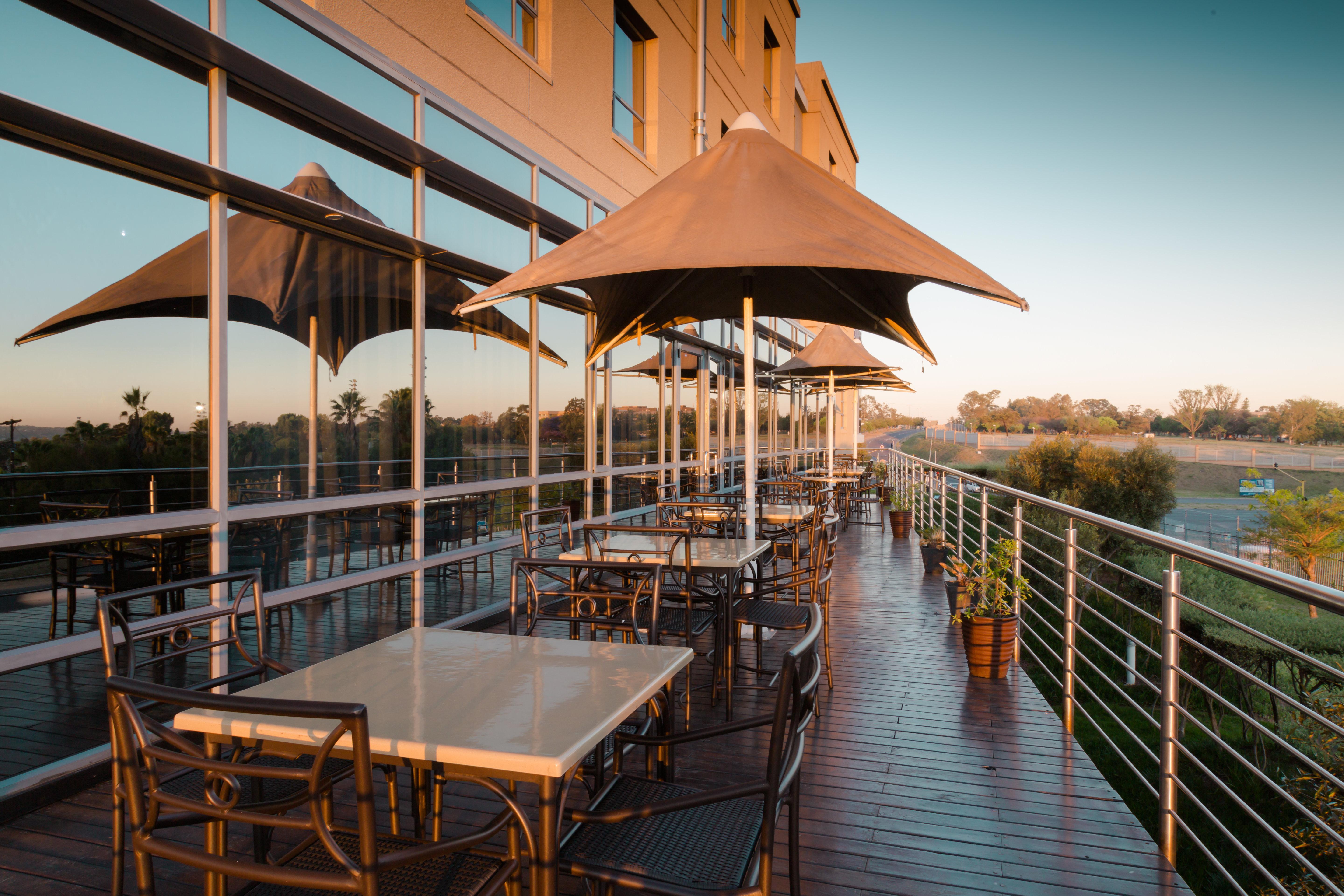 Holiday Inn Express Sandton-Woodmead By Ihg Exterior photo