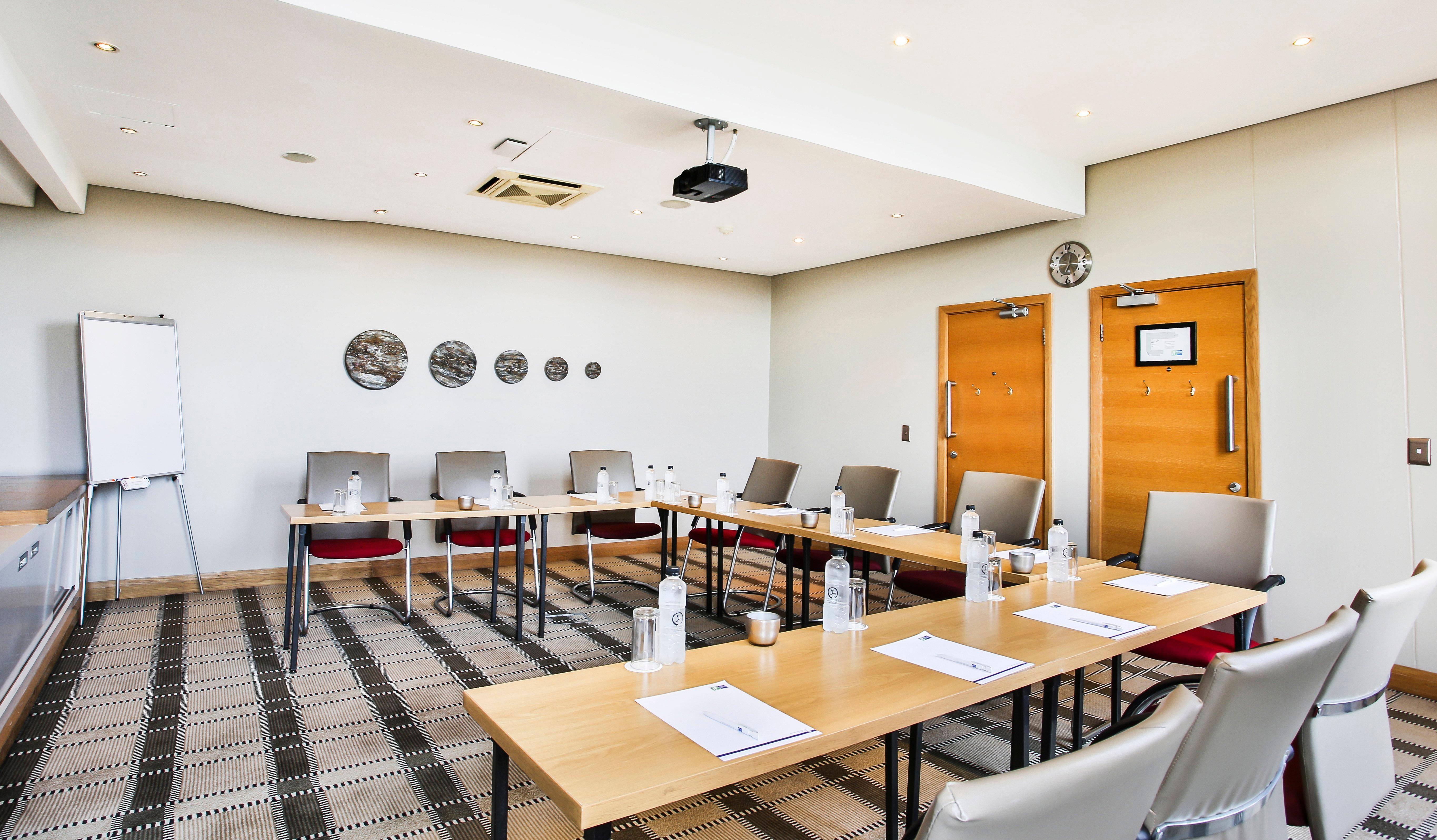 Holiday Inn Express Sandton-Woodmead By Ihg Exterior photo