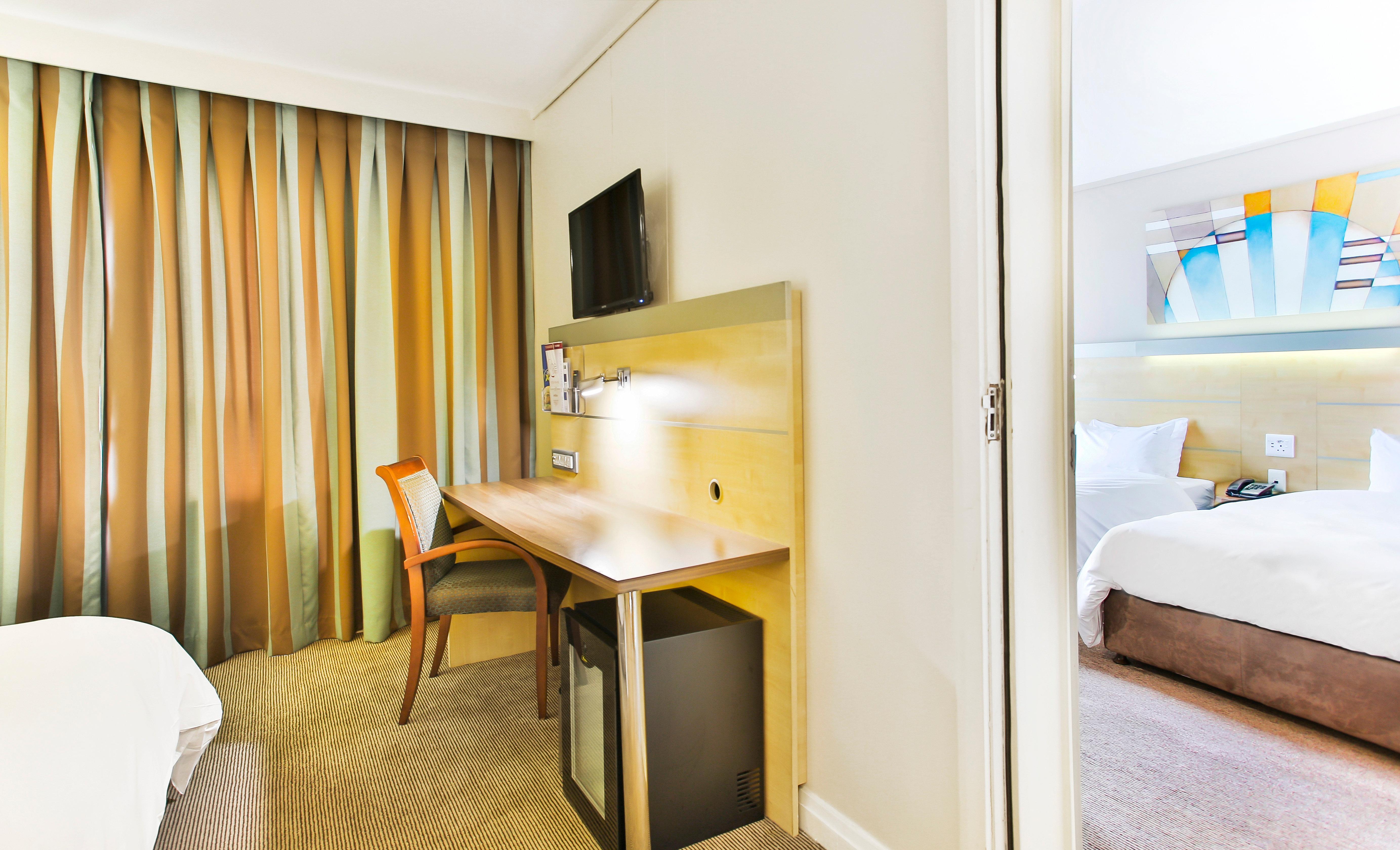 Holiday Inn Express Sandton-Woodmead By Ihg Exterior photo