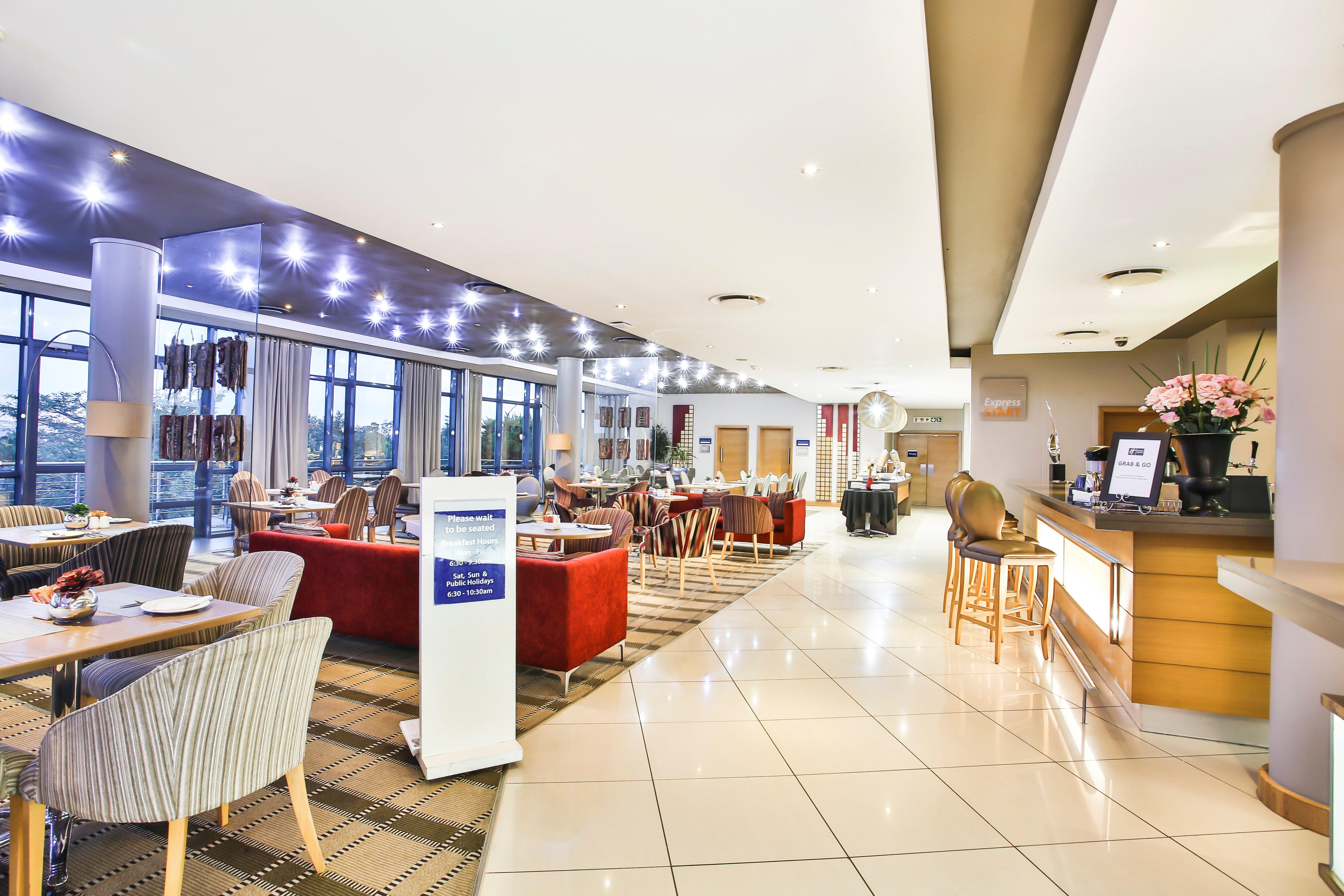 Holiday Inn Express Sandton-Woodmead By Ihg Exterior photo