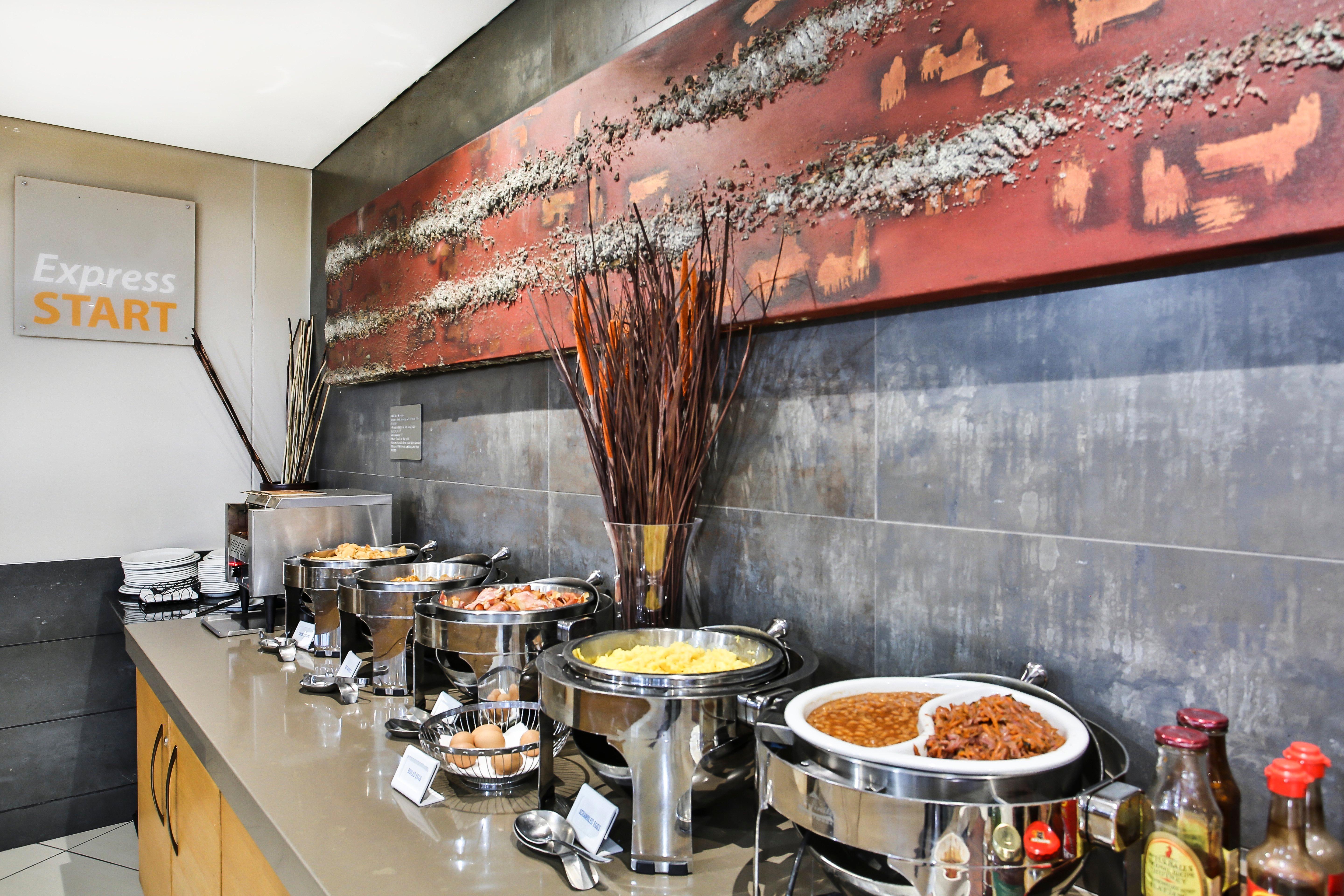 Holiday Inn Express Sandton-Woodmead By Ihg Exterior photo