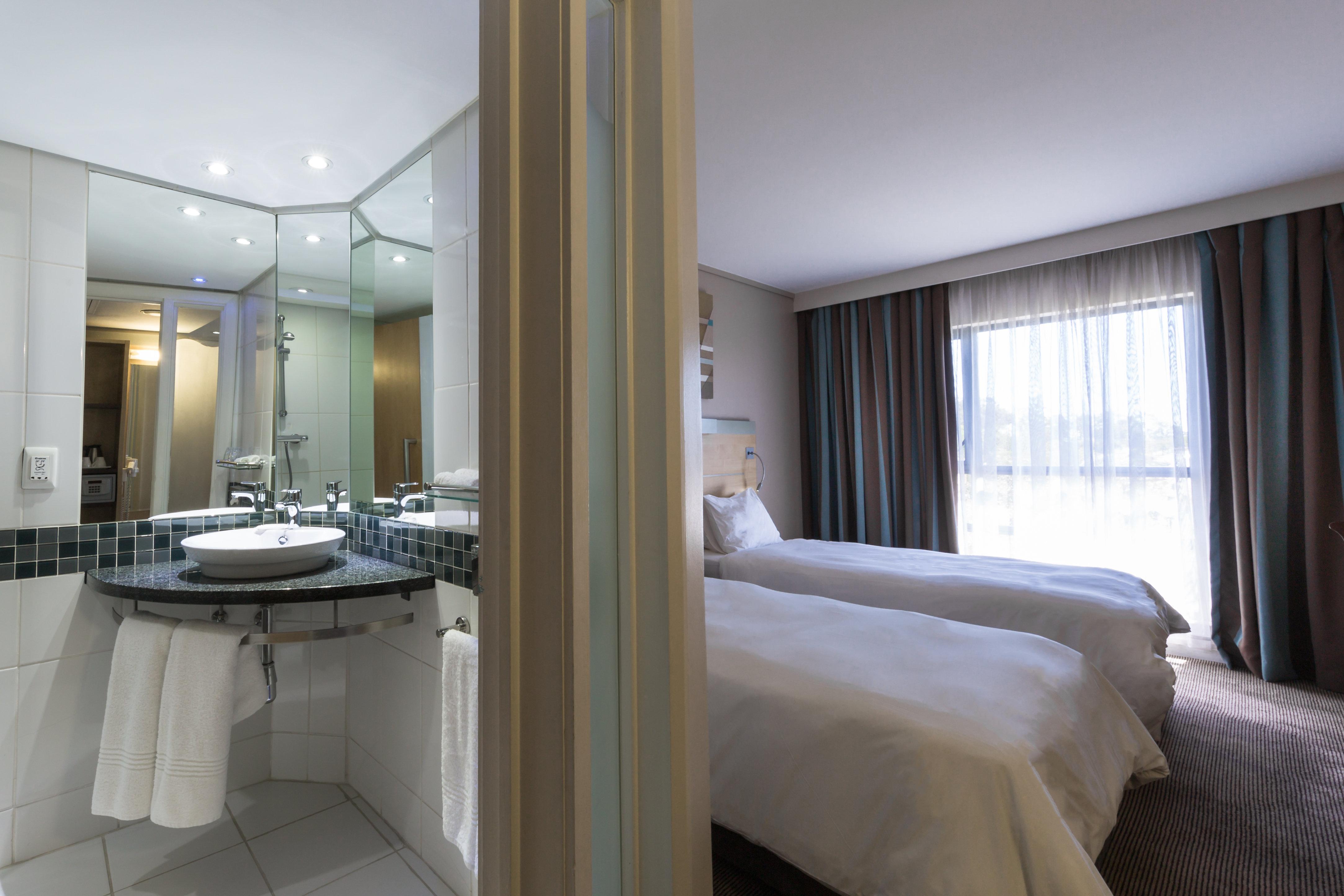 Holiday Inn Express Sandton-Woodmead By Ihg Exterior photo