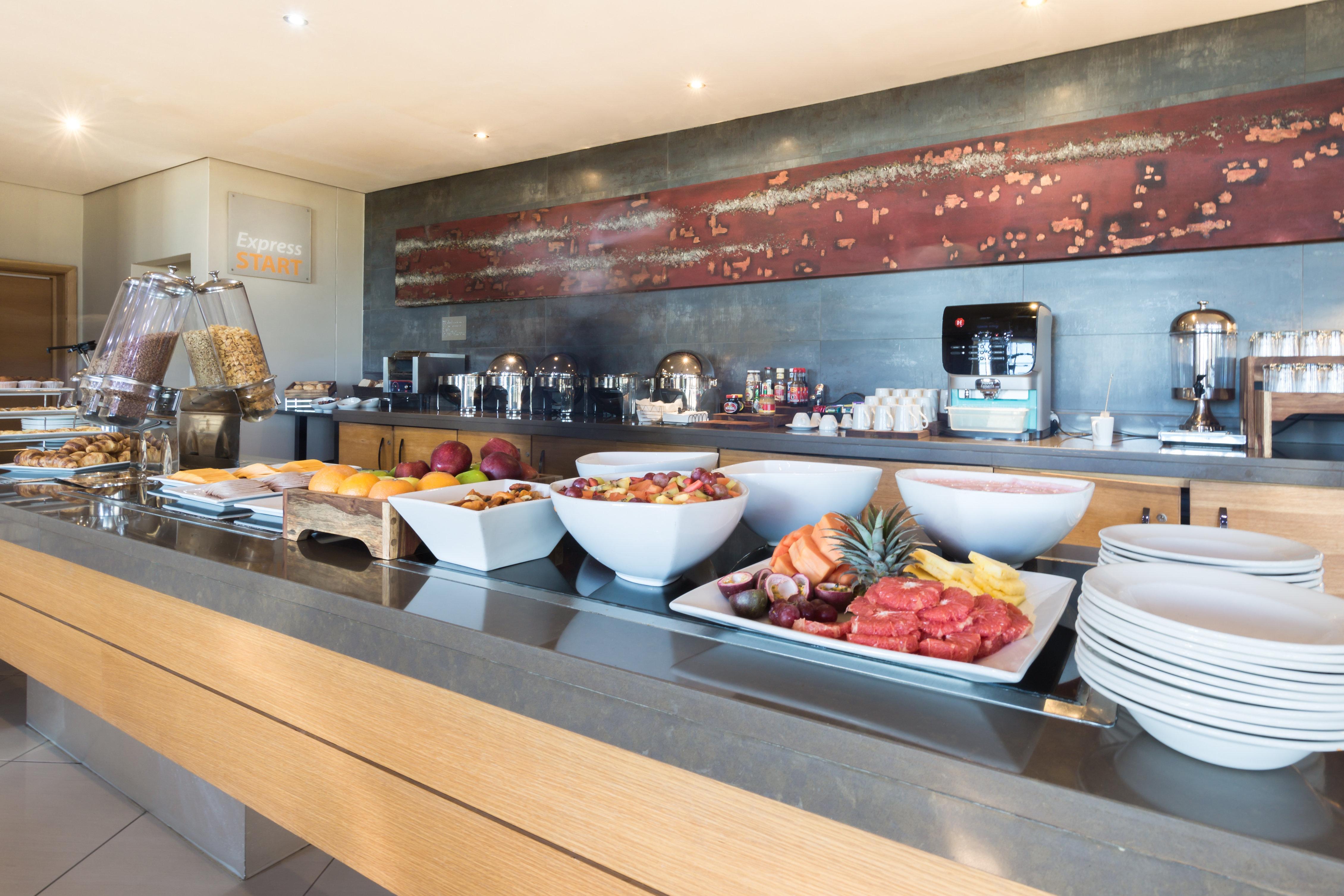 Holiday Inn Express Sandton-Woodmead By Ihg Exterior photo