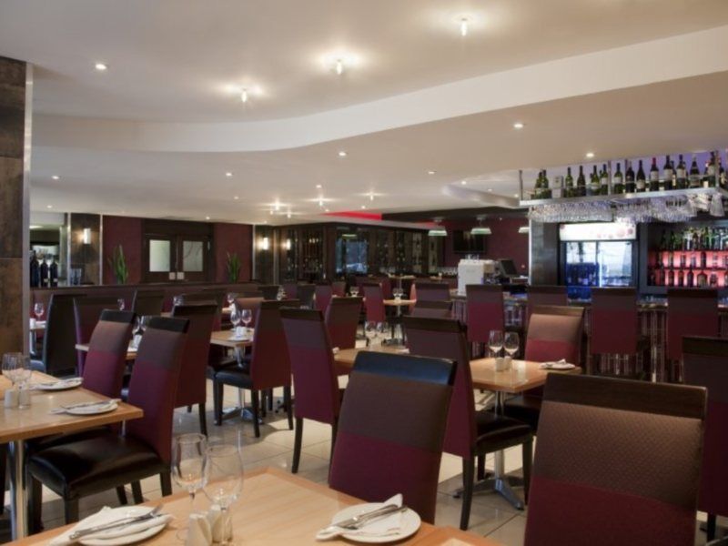 Holiday Inn Express Sandton-Woodmead By Ihg Exterior photo
