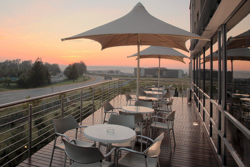 Holiday Inn Express Sandton-Woodmead By Ihg Exterior photo